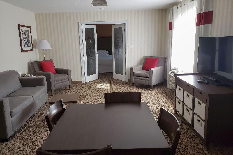 سوئیت اجرایی با تخت کینگ, Prestige Prince George Lodge