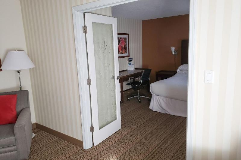 سوئیت اجرایی با تخت کینگ, Prestige Prince George Lodge