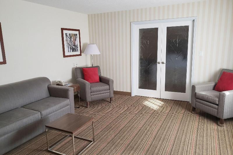 סוויטת אקזקיוטיב, עם מיטת קינג, Prestige Prince George Lodge