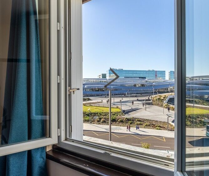 اتاق استاندارد سه نفره, Le Florin