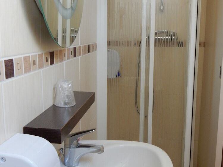 اتاق استاندارد سه نفره, Le Florin