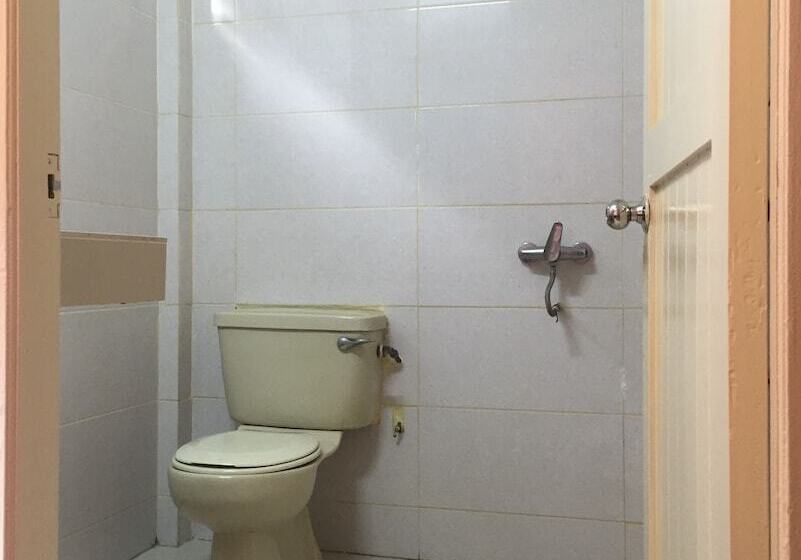 غرفة قياسية, Raja Inn