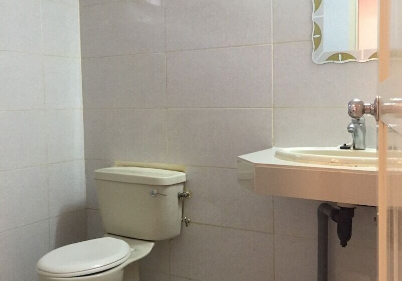 غرفة ديلوكس, Raja Inn