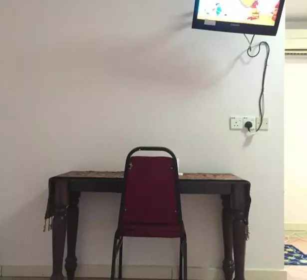اتاق سوپریور سه تخته, Raja Inn
