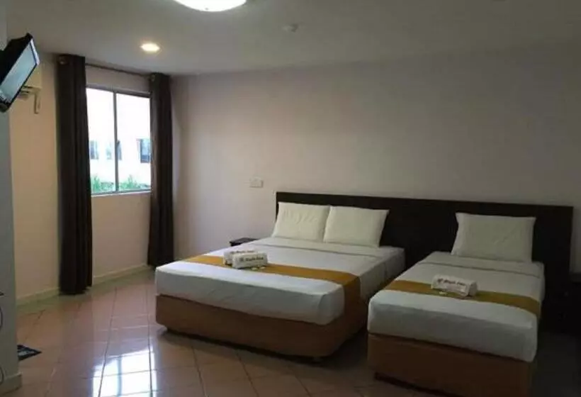اتاق سوپریور سه تخته, Raja Inn