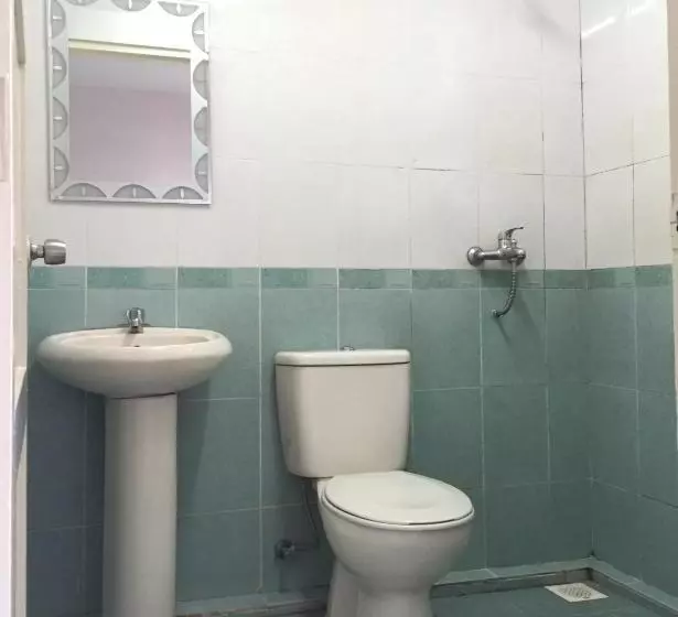 اتاق لوکس, Raja Inn