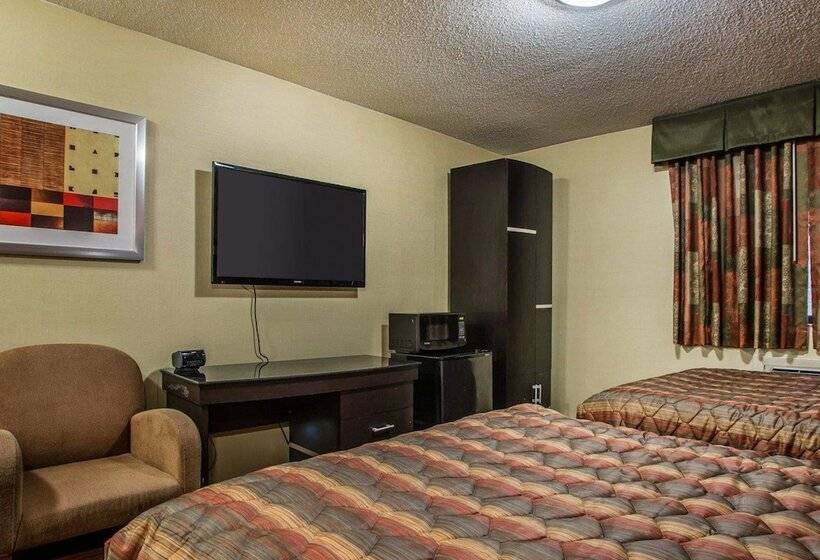 غرفه قياسيه سريرين مزدوجين, Rodeway Inn