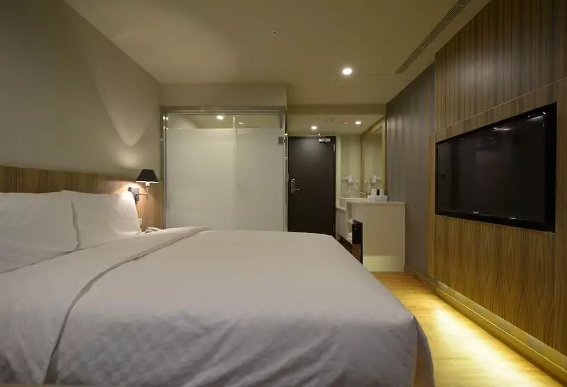 اتاق لوکس, Smile Inn  Taipei Main Station