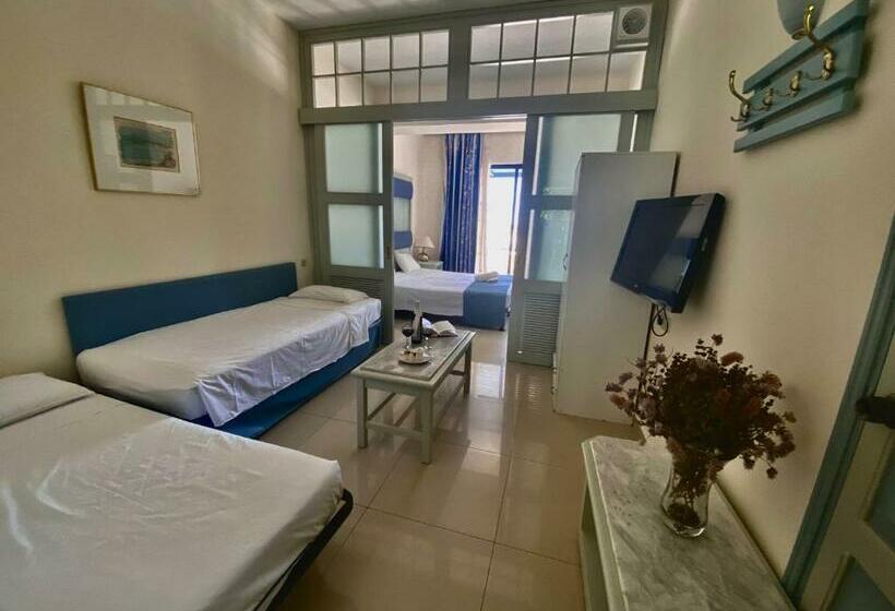 חדר משפחתי נוף לגינה, Mare Blue