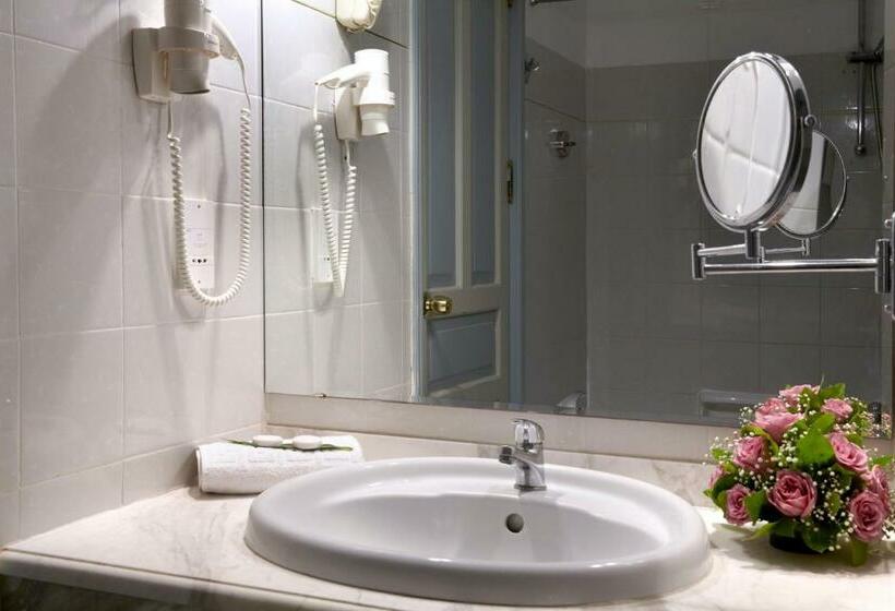 חדר משפחתי נוף לגינה, Mare Blue