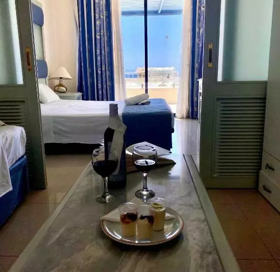 Chambre Familiale Vue Montagne, Mare Blue