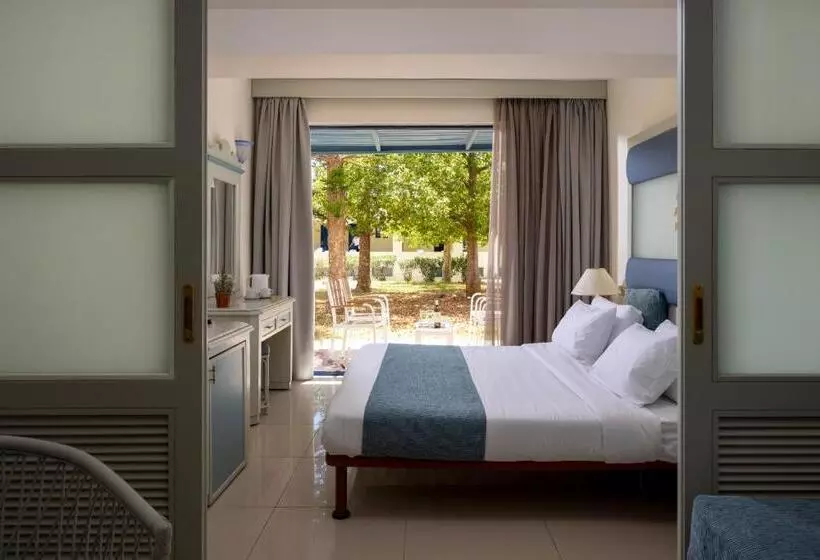 Chambre Familiale Supérieure, Mare Blue