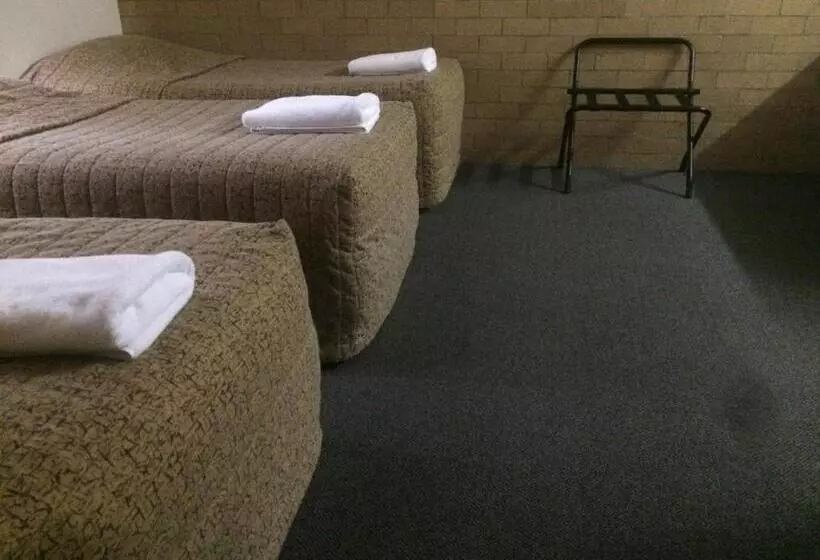 Perhehuoneisto, Alexander Motor Inn