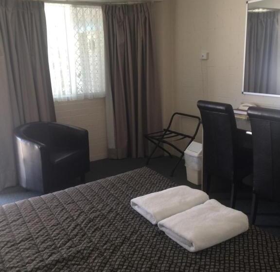 סטודיו דלוקס, Alexander Motor Inn