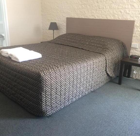 סטודיו דלוקס, Alexander Motor Inn