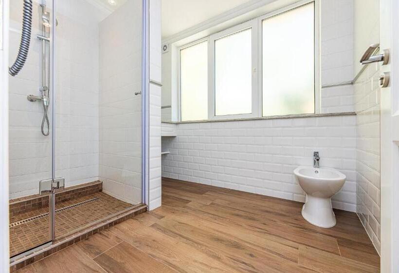 اتاق لوکس, Palanga Park