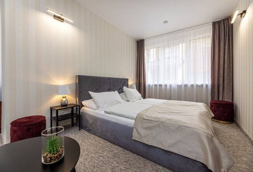 اتاق خانوادگی, Palanga Park