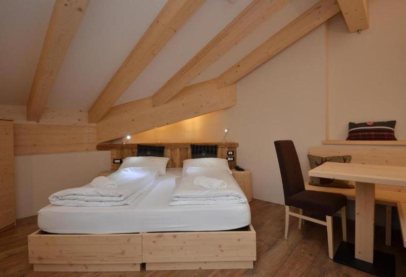 غرفة قياسية رباعية, Park Hotel Avisio