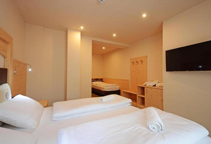 غرفة قياسية رباعية, Park Hotel Avisio