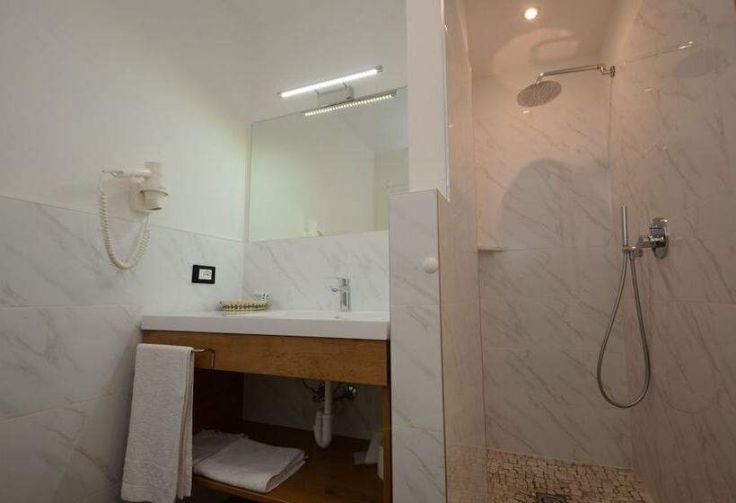 标准三人间, Park Hotel Avisio
