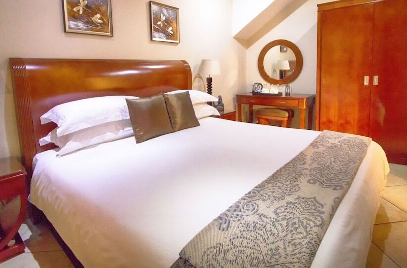 Семейный Номер, Lakeview Boutique Hotel & Conference Center