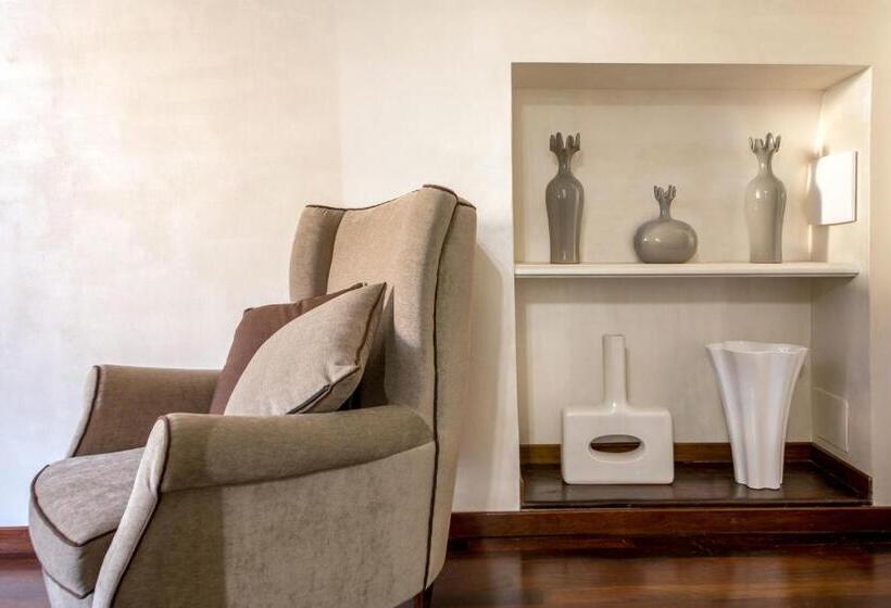 סוויטת ג'וניור עם מרפסת, Palazzo De Cupis  Suites And View