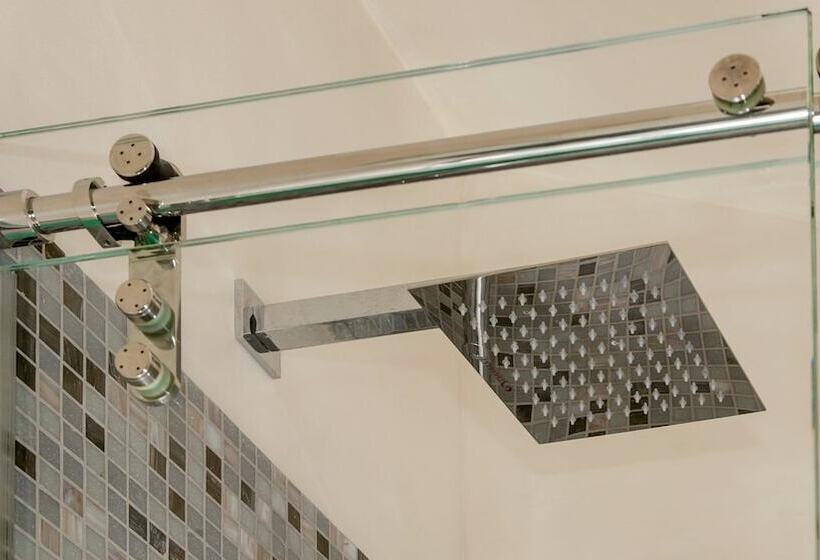 סוויטת ג'וניור עם מרפסת, Palazzo De Cupis  Suites And View
