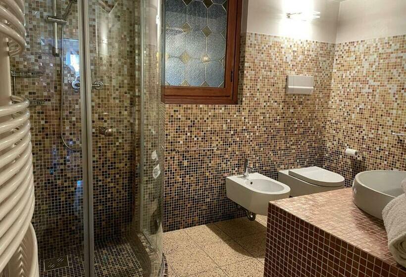 Habitación Estándar con Vistas, Riva De Biasio