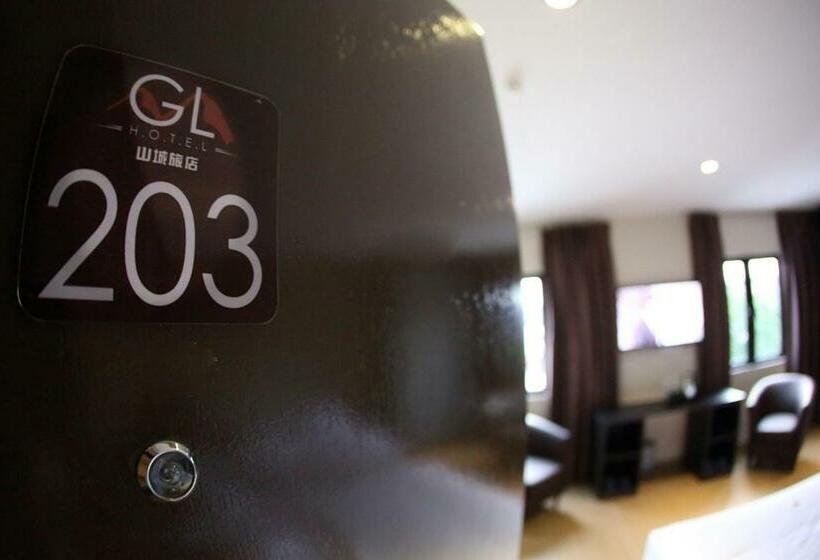 جناح عائلي, Gl