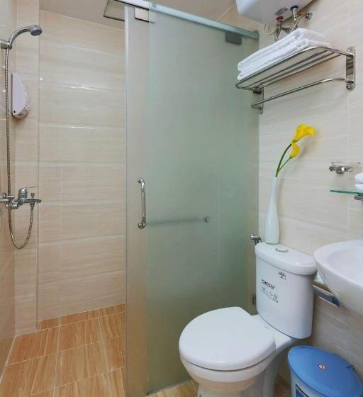 اتاق استاندارد سه نفره, Ailen