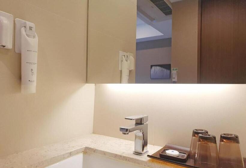 غرفة عائلية, Busan Business