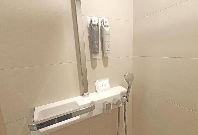 غرفة عائلية, Busan Business