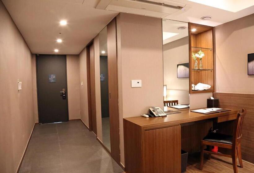 غرفة بيزنس, Busan Business