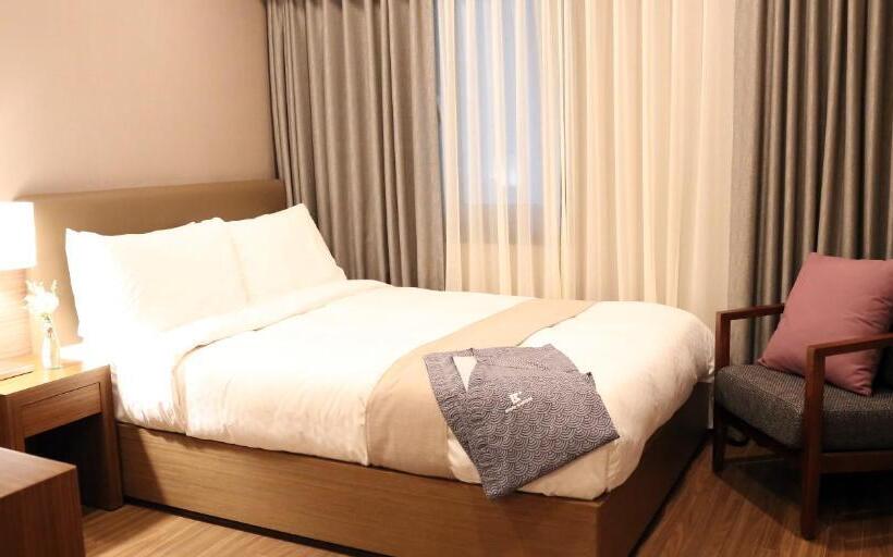 غرفة بيزنس, Busan Business