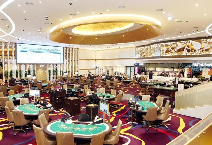 غرفة قياسية, Busan Business