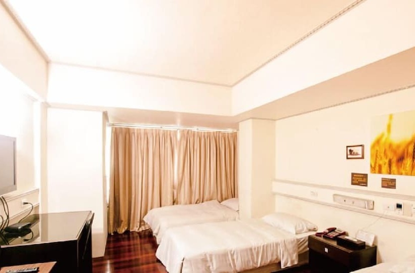 اتاق استاندارد سه نفره, Fu Di