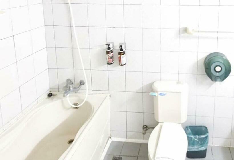 اتاق استاندارد سه نفره, Fu Di