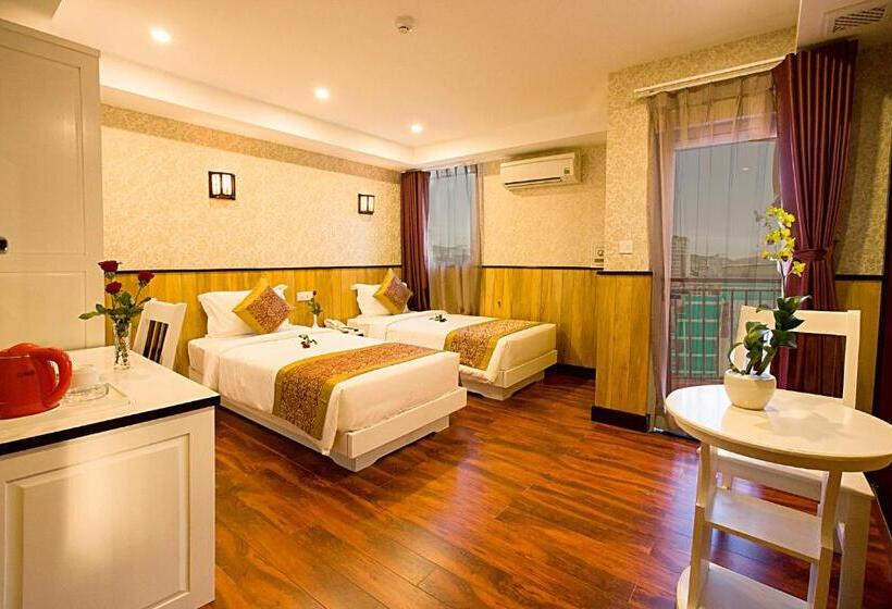 اتاق سوپریور با چشمانداز شهر, Golden Rain 2