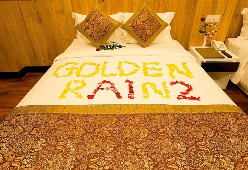 اتاق لوکس با چشمانداز شهر, Golden Rain 2