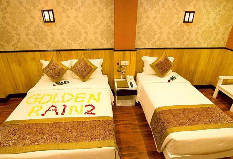 اتاق لوکس با چشمانداز شهر, Golden Rain 2