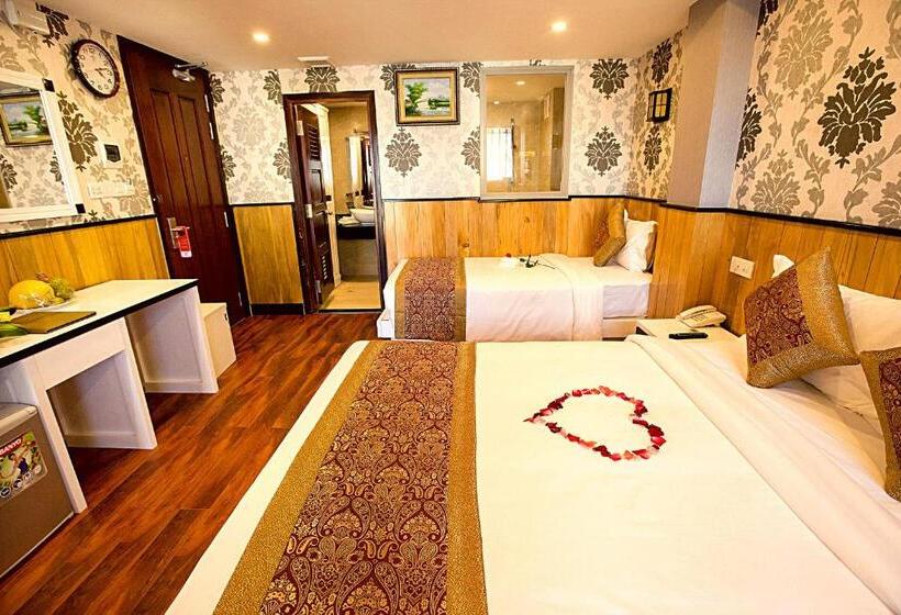 اتاق لوکس با چشمانداز دریا, Golden Rain 2