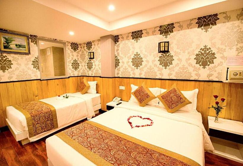 اتاق لوکس با چشمانداز دریا, Golden Rain 2