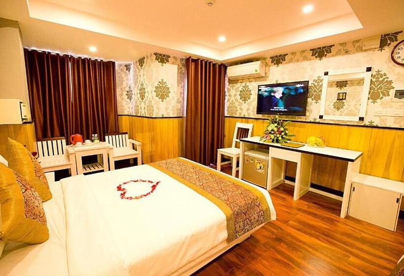 اتاق لوکس با چشمانداز دریا, Golden Rain 2