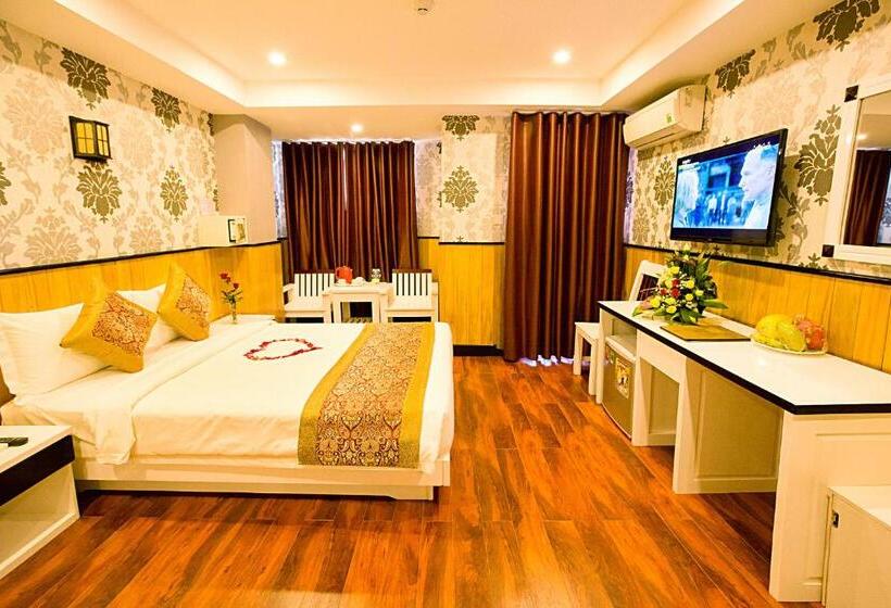 اتاق لوکس با چشمانداز دریا, Golden Rain 2