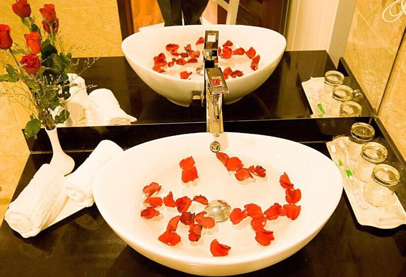 سوییت اجرایی, Golden Rain 2