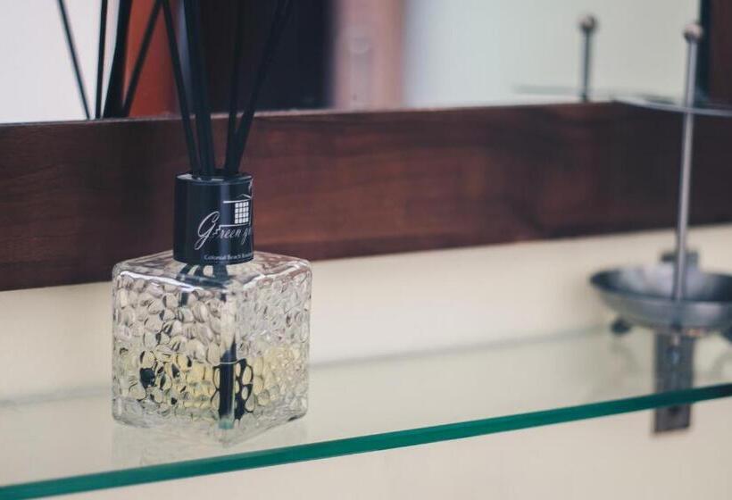 带泳池观景的豪华房, Green Gallery Beach Boutique