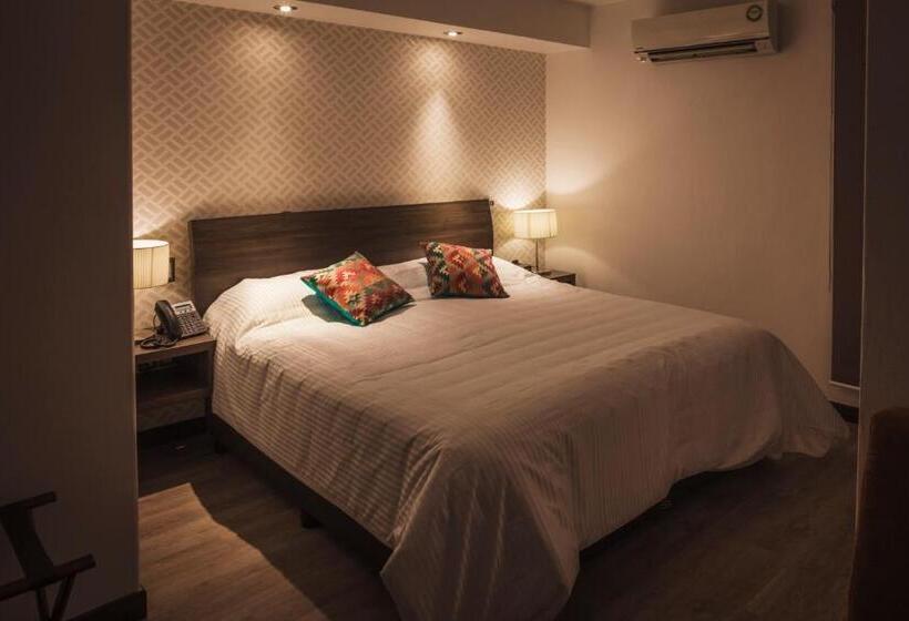 Полулюкс, Platino Expo Guadalajara