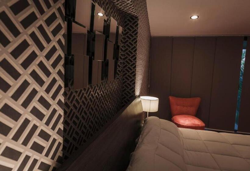 Полулюкс, Platino Expo Guadalajara