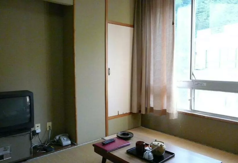 バス共有のスタンダードルーム, Shinwaka Lodge