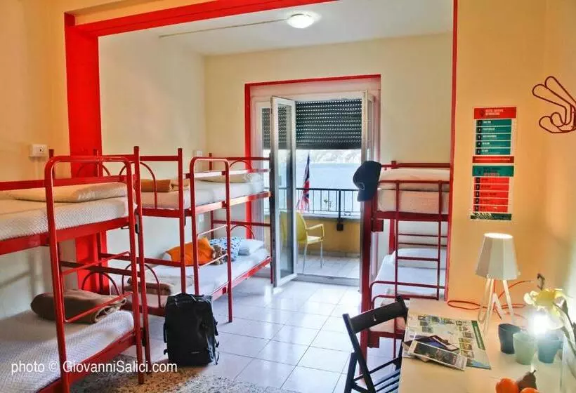 Habitació Quíntuple Estàndard, Lake Como Hostel
